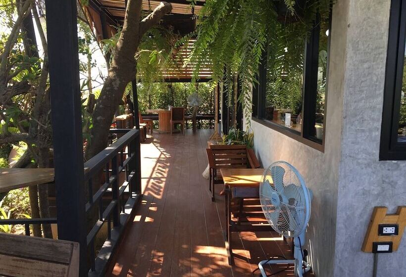 هتل Casa & Cafe De Nadi