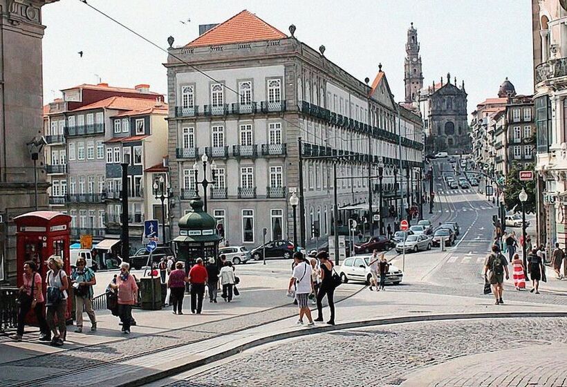 هتل Home @ Porto Clerigos Apartment