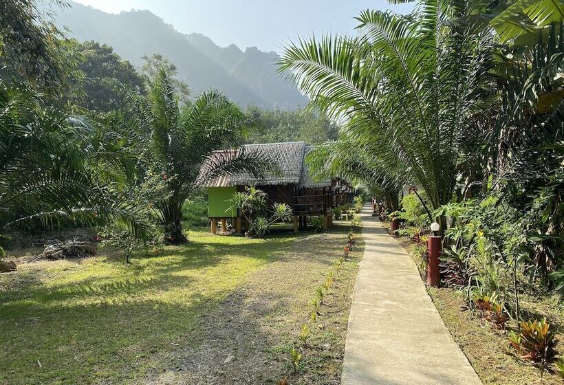 Отель Khaosok Bamboo Huts Resort