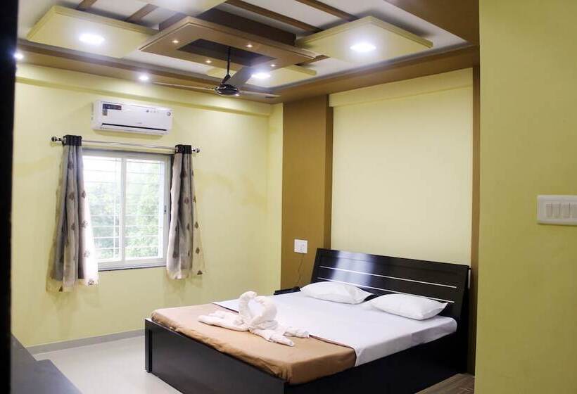 호텔 Neelisha River Front Inn