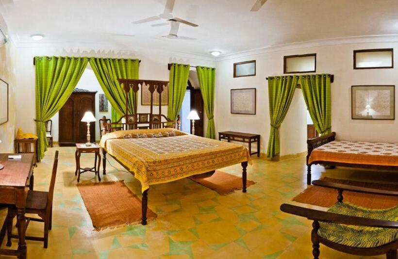 فندق Neemrana S Tijara Fort Palace