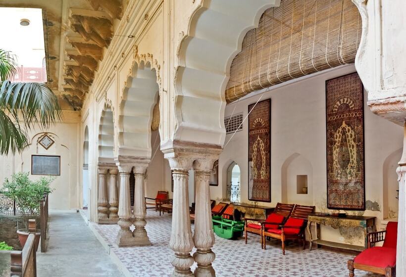 فندق Neemrana S Tijara Fort Palace