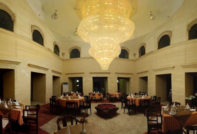 فندق Neemrana S Tijara Fort Palace