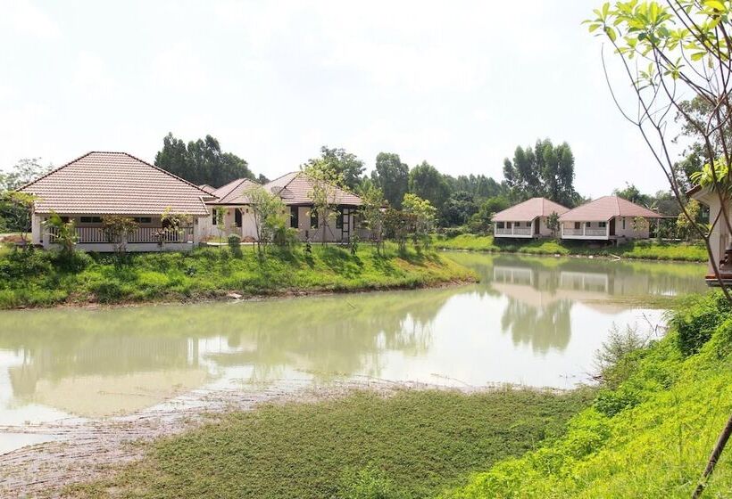فندق Pirom Lake And Resort