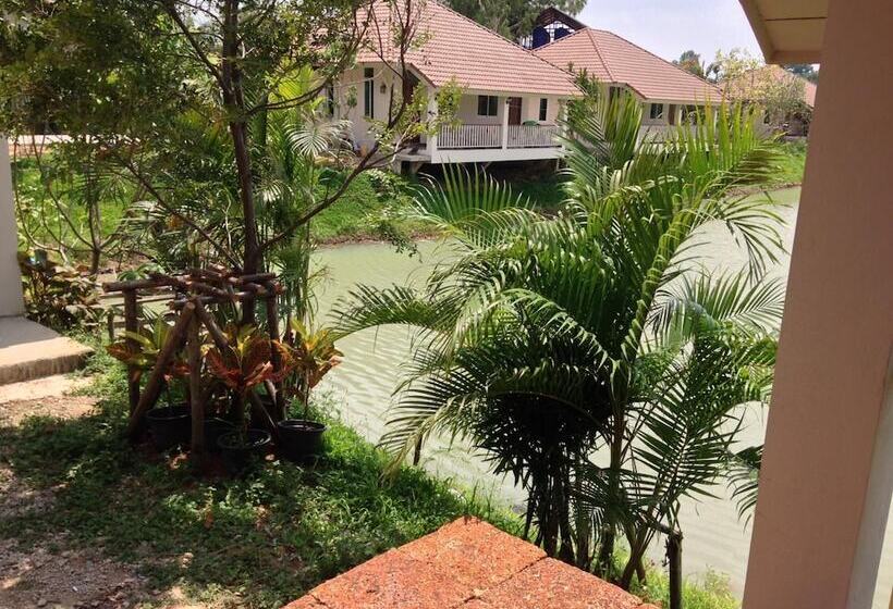 فندق Pirom Lake And Resort