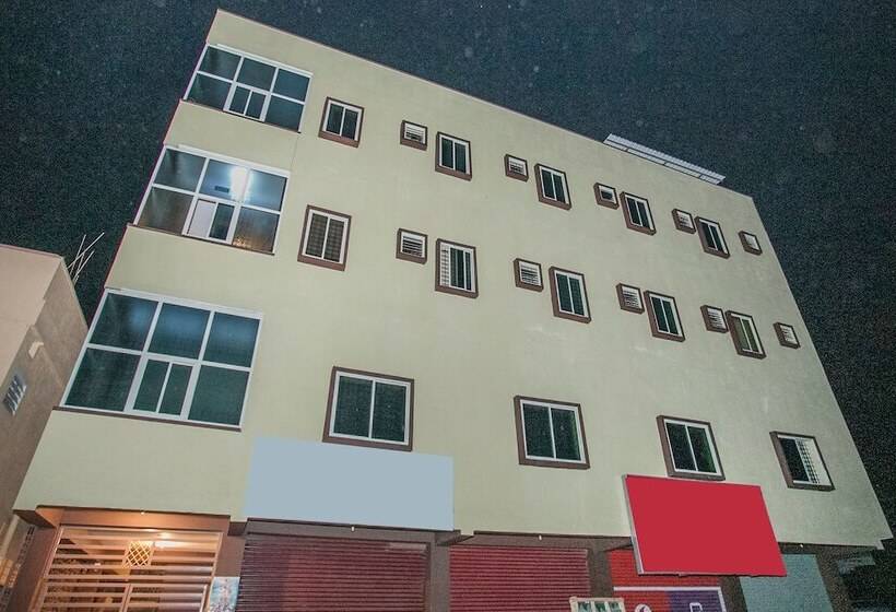 酒店 Sri Guru Residency By Oyo Rooms