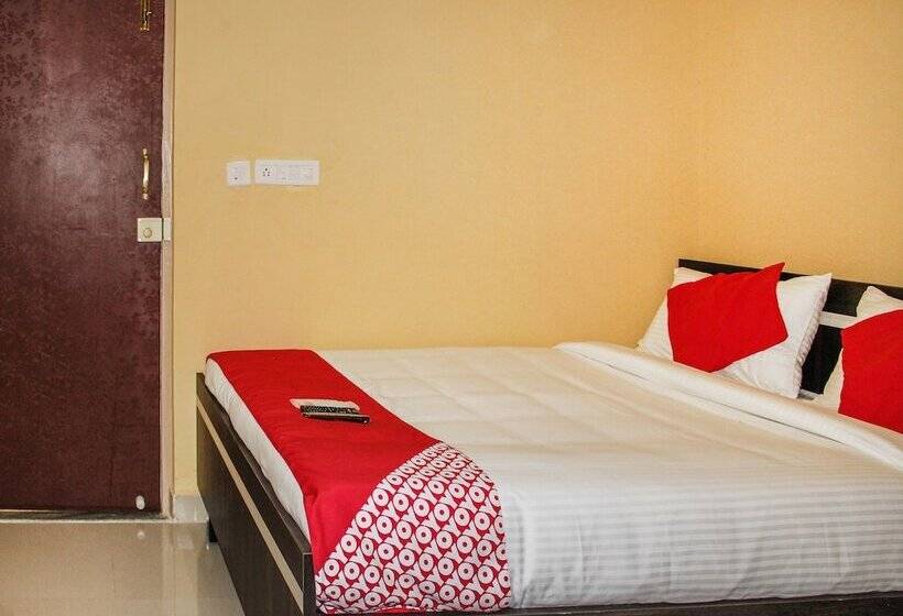 酒店 Sri Guru Residency By Oyo Rooms
