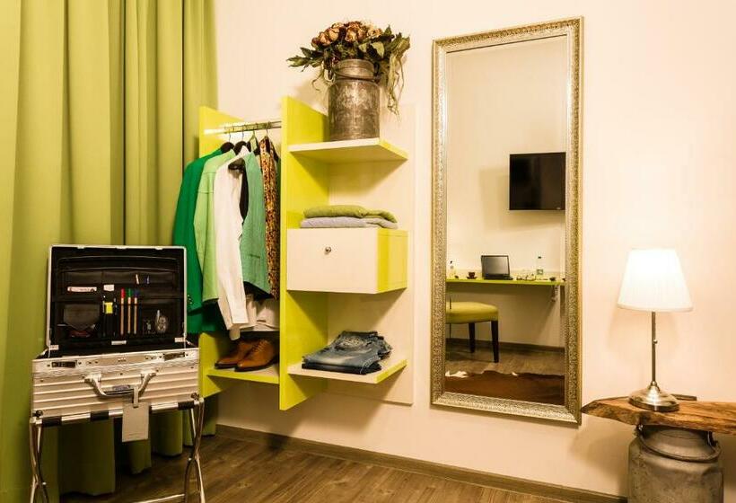 Отель Wuschl Lounge