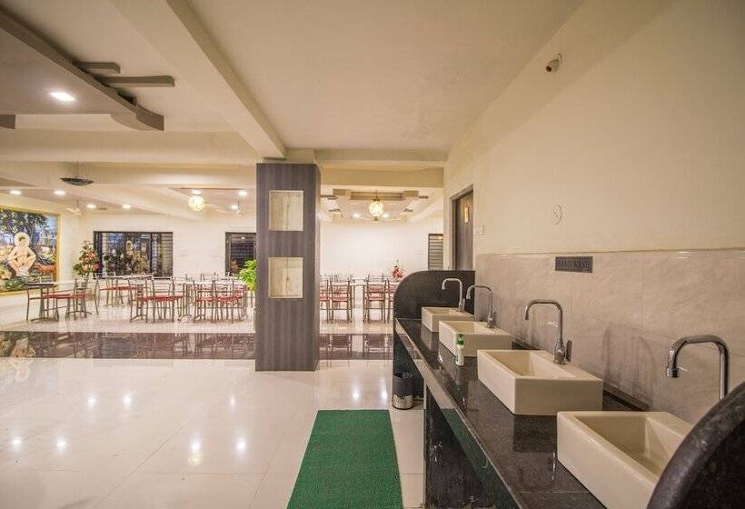 בית מלון כפרי Yogiraj Palace