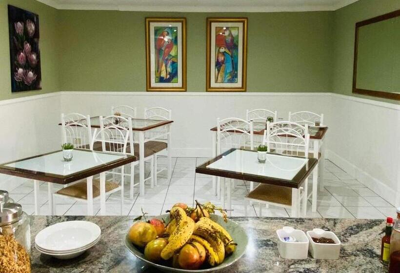 بنسيون Karoo Country Guesthouse