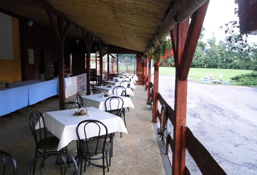 پانسیون Penzion Country Steak Restaurant