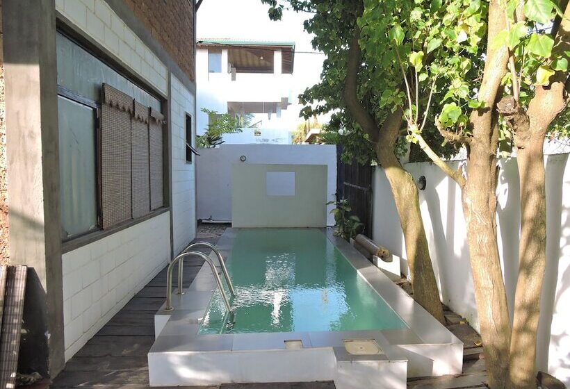 Пансион Wild Sands Beach Villa
