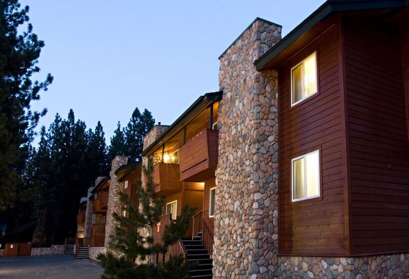 هتل 3 Peaks Resort & Beach Club