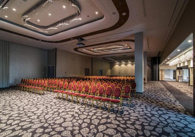 Airport Hotel Okęcie