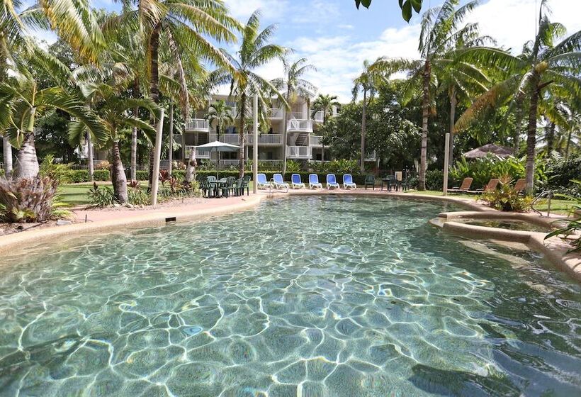 هتل Cairns Beach Resort
