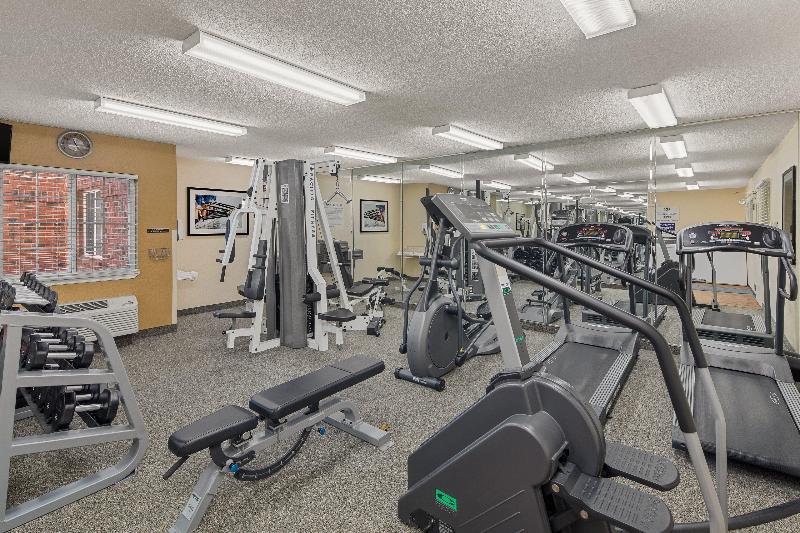 هتل Candlewood Suites Raleigh Crabtree, An Ihg