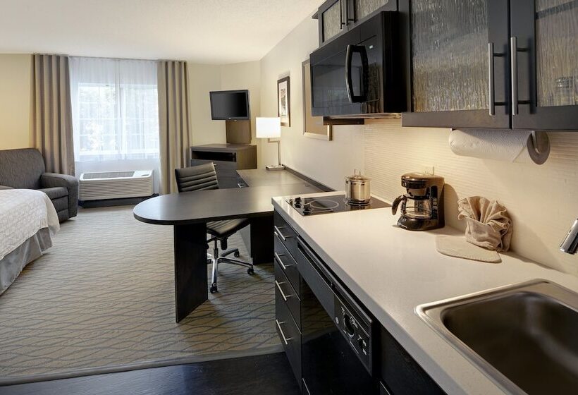 هتل Candlewood Suites Rogers Bentonville, An Ihg