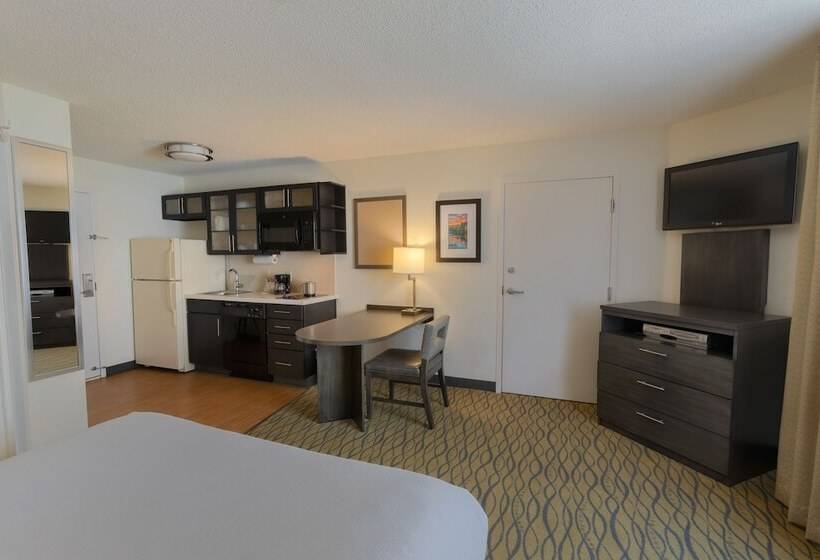 هتل Candlewood Suites Rogers Bentonville, An Ihg