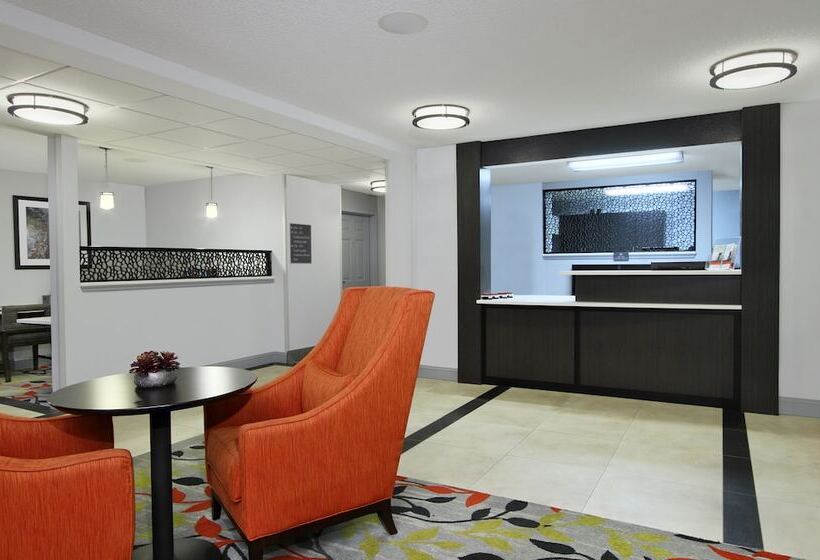 هتل Candlewood Suites Rogers Bentonville, An Ihg