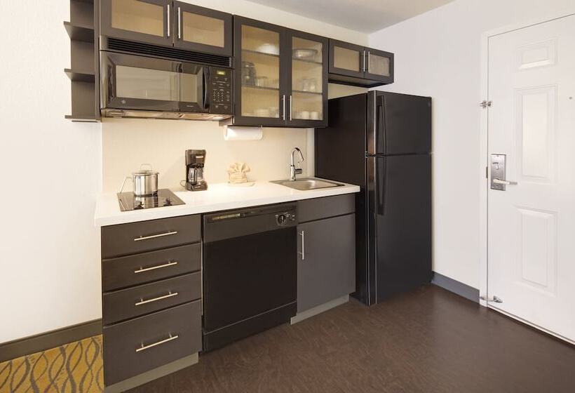 هتل Candlewood Suites Rogers Bentonville, An Ihg