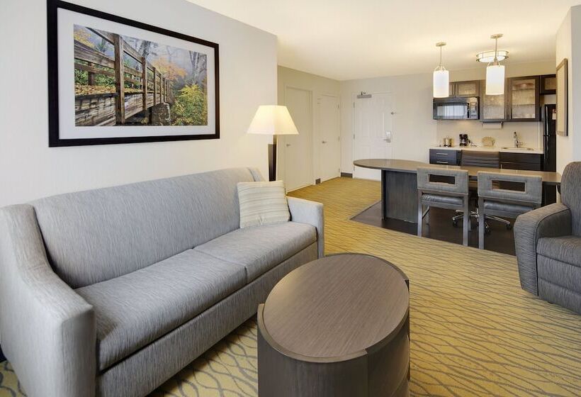 هتل Candlewood Suites Rogers Bentonville, An Ihg