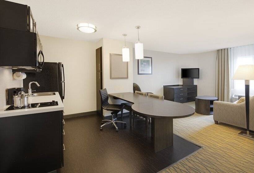 هتل Candlewood Suites Rogers Bentonville, An Ihg