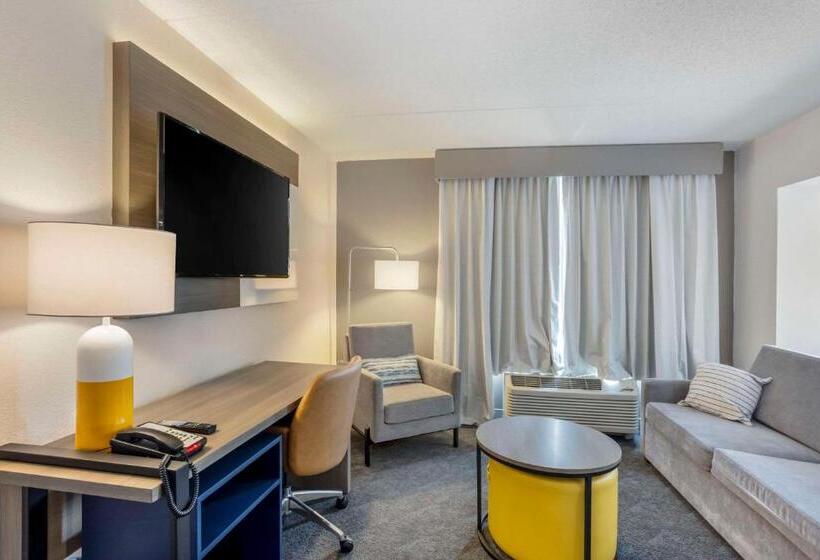Отель Comfort Inn & Suites Voorhees Mt Laurel