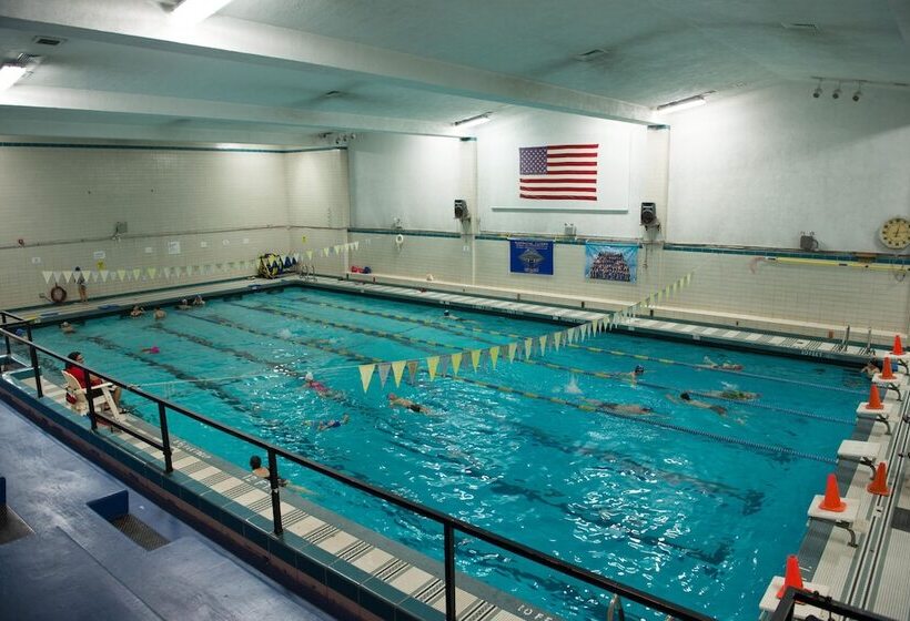 فندق Flushing Ymca   Hostel