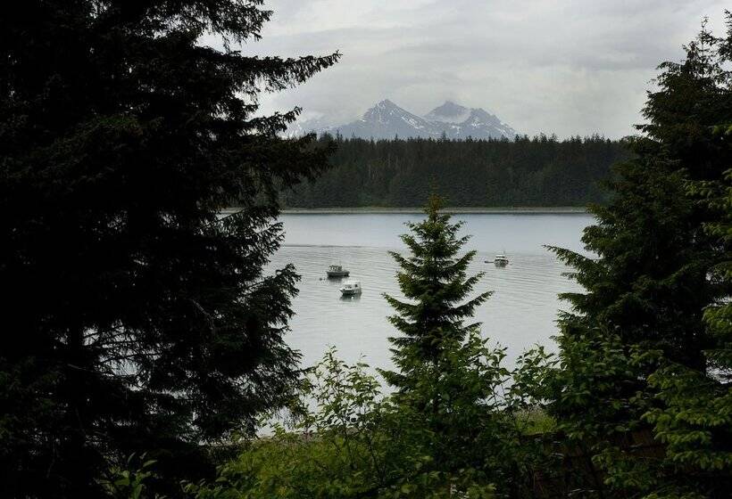 בית מלון כפרי Glacier Bay Lodge