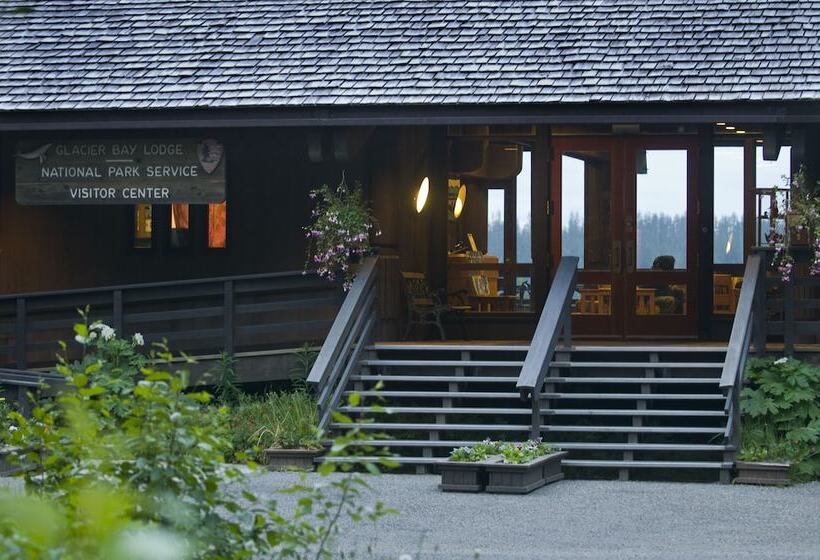 בית מלון כפרי Glacier Bay Lodge