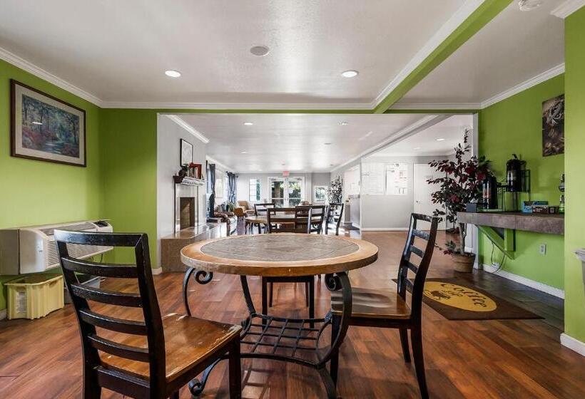 هتل Heritage Inn Express Chico
