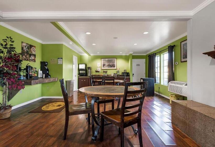هتل Heritage Inn Express Chico