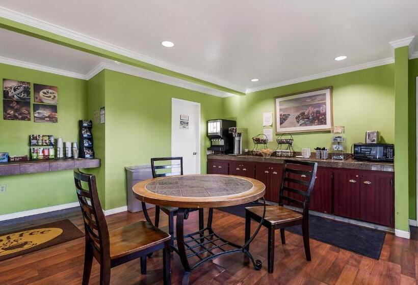 هتل Heritage Inn Express Chico