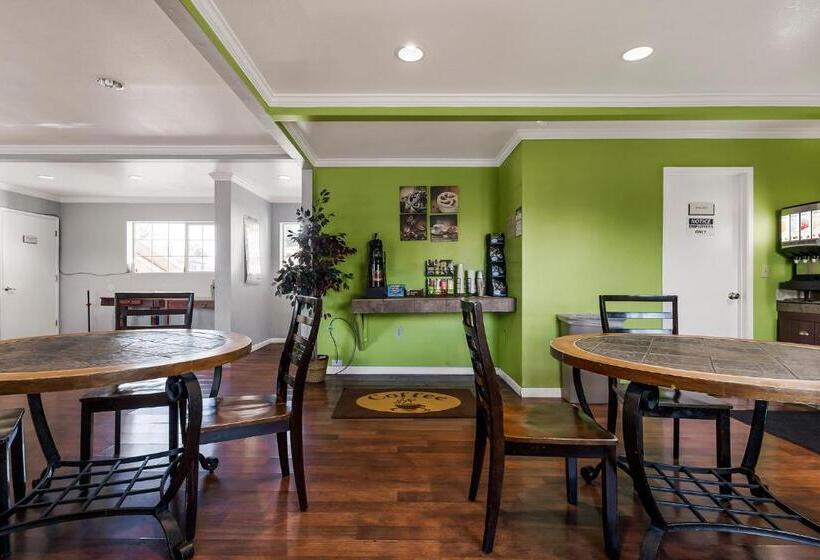 هتل Heritage Inn Express Chico