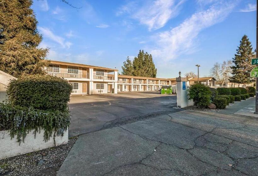 هتل Heritage Inn Express Chico