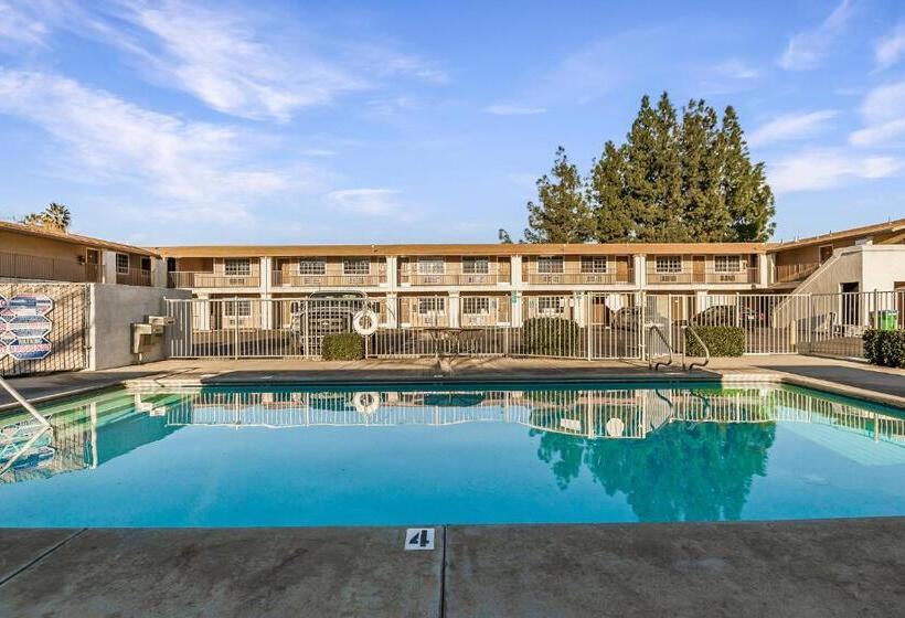 هتل Heritage Inn Express Chico