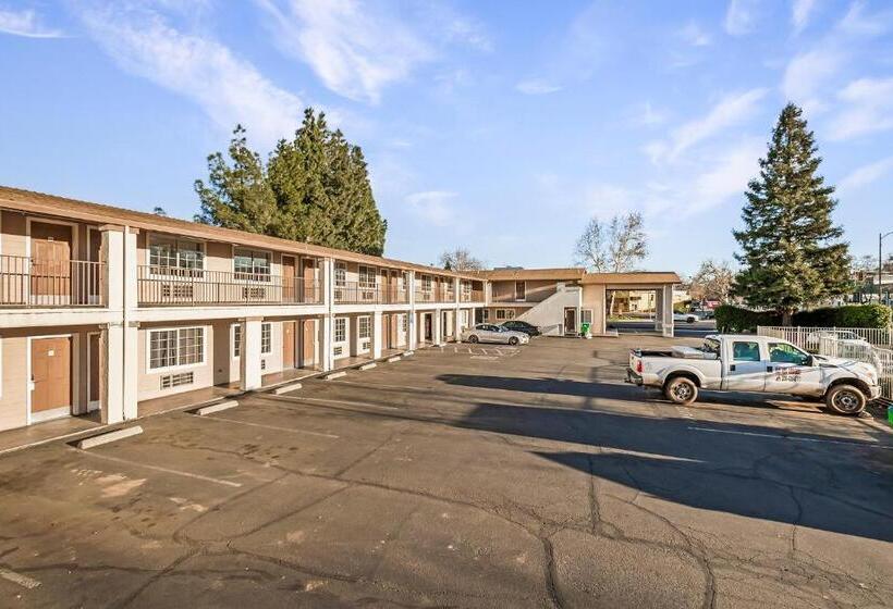 هتل Heritage Inn Express Chico