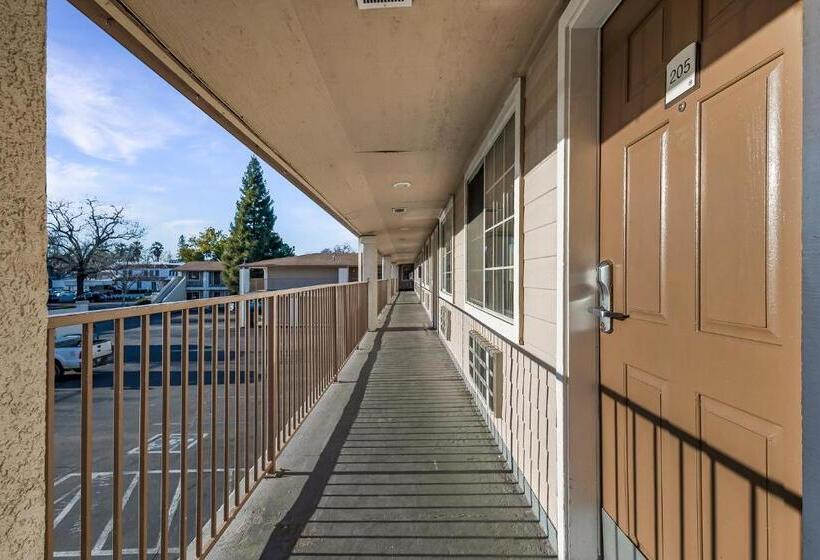هتل Heritage Inn Express Chico