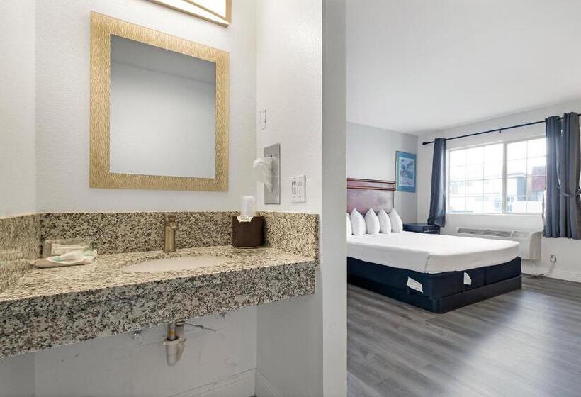 هتل Heritage Inn Express Chico