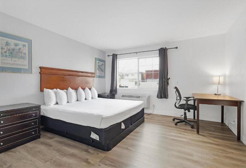 هتل Heritage Inn Express Chico