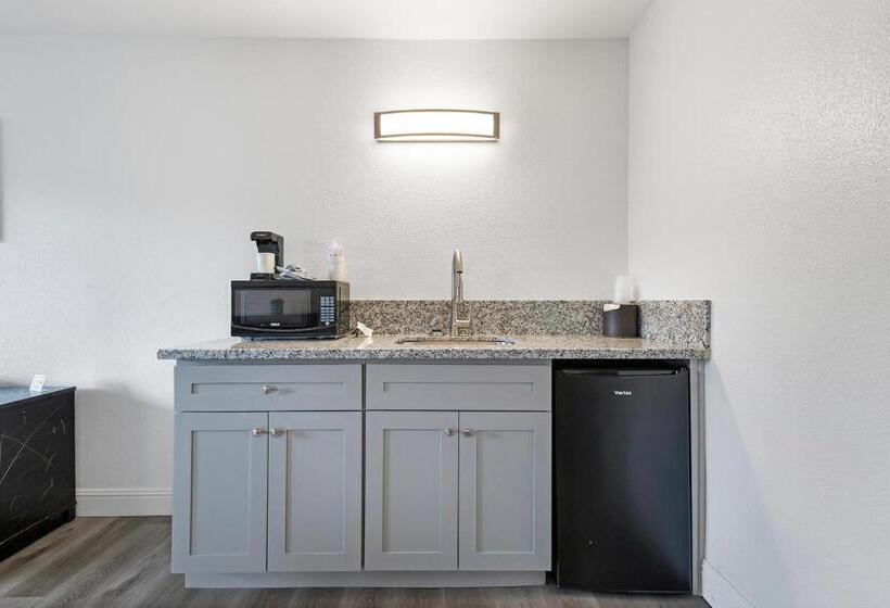 هتل Heritage Inn Express Chico