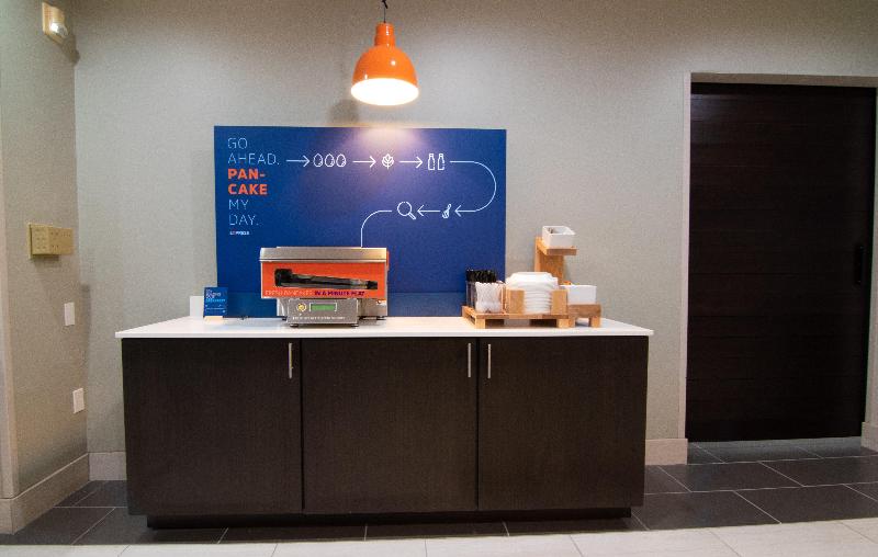 فندق Holiday Inn Express & Suites   Indianapolis Northwest, An Ihg