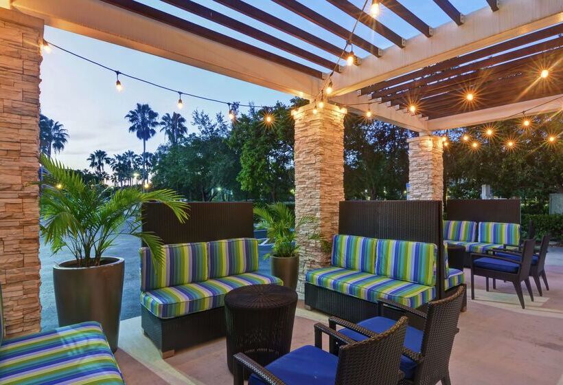 هتل Home2 Suites By Hilton Miramar Ft. Lauderdale