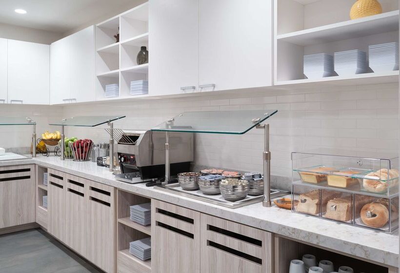 هتل Hyatt House White Plains