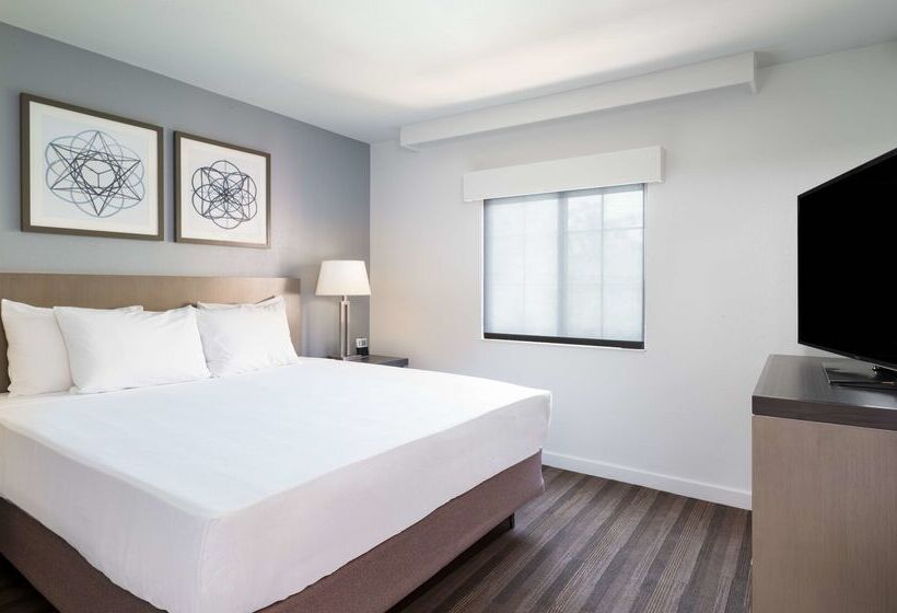 هتل Hyatt House White Plains