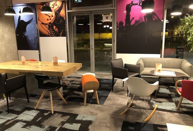 Отель Ibis Lyon Caluire Cité Internationale