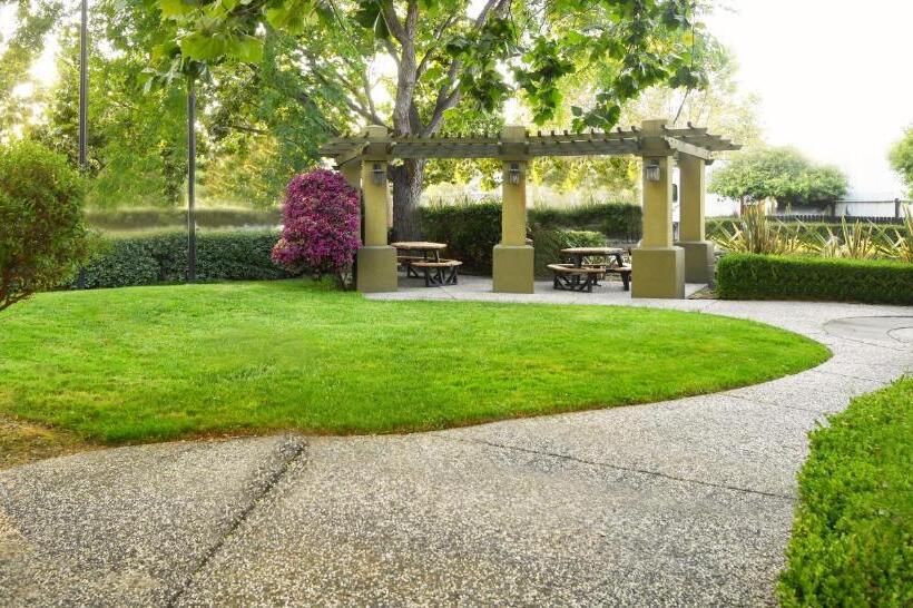 Отель Larkspur Landing Extended Stay Suites Sunnyvale