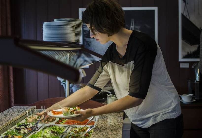 Lavik Fjord Hotel & Apartments