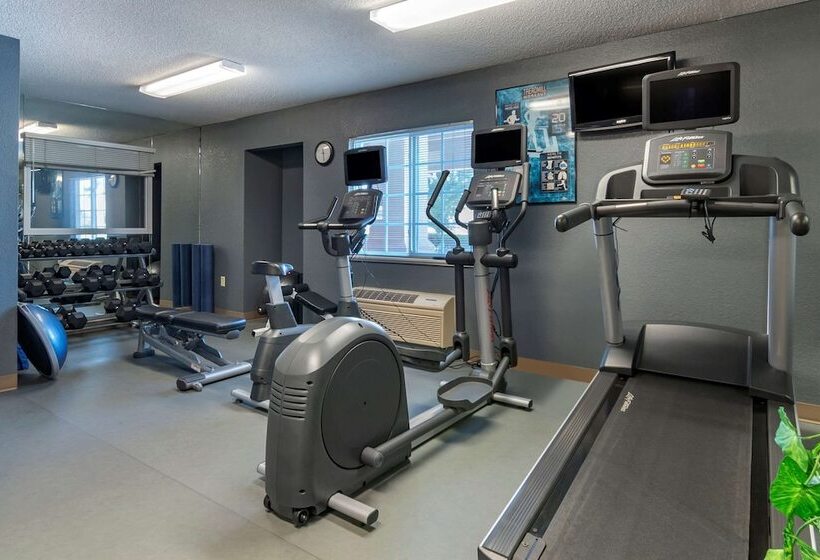 هتل Mainstay Suites Emporia