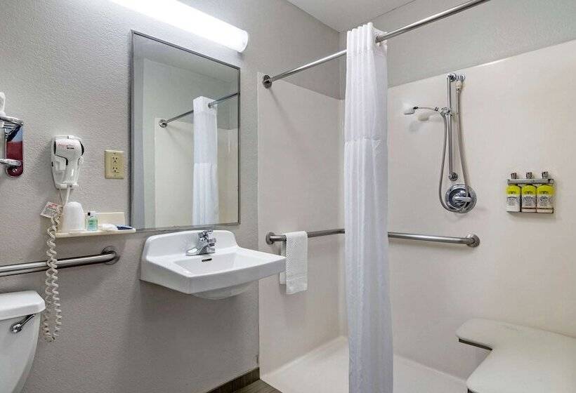 هتل Mainstay Suites Emporia